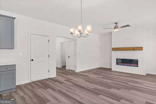 3328 Pepperpike CT, Loganville, GA 30052