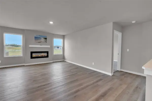 735 Juneberry DR, Palo, IA 52324