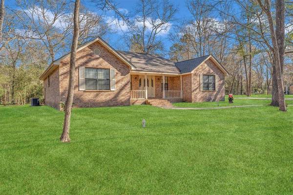 353 Forest LN, Huntsville, TX 77340