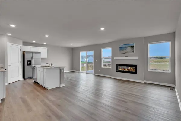 735 Juneberry DR, Palo, IA 52324