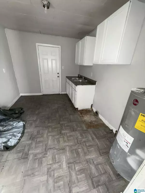 245 FLORA STREET SW, Birmingham, AL 35211