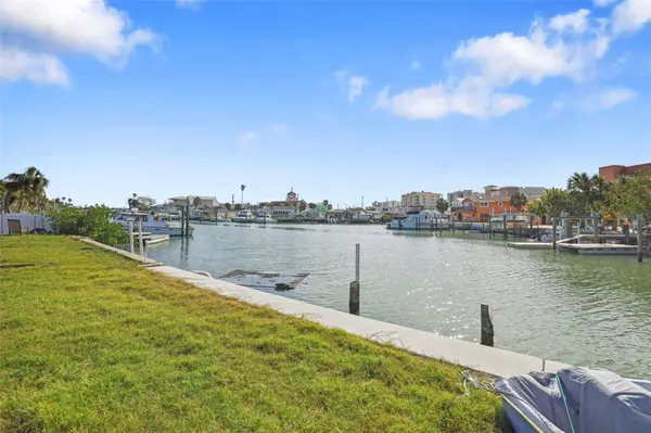 117 140TH AVE E, Madeira Beach, FL 33708