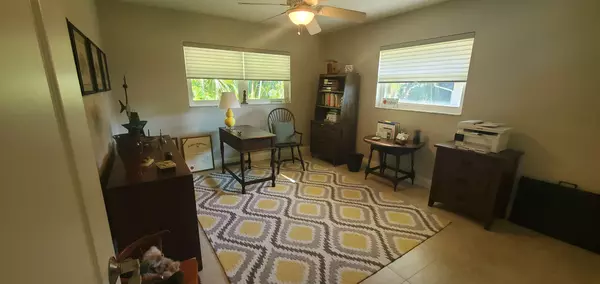 100 Osprey Point Dr, Osprey, FL 34229-9247