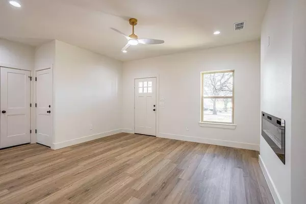 2101 Loy Lake Road, Denison, TX 75020