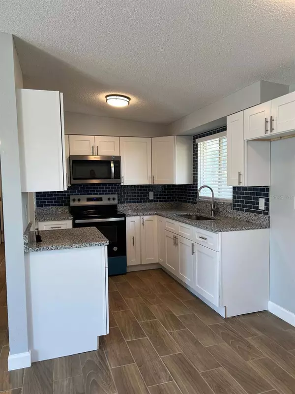 820 32ND ST E, Palmetto, FL 34221