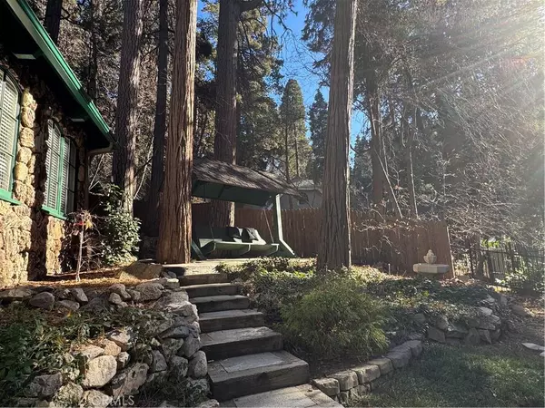 801 Kuffel Canyon RD, Lake Arrowhead, CA 92385