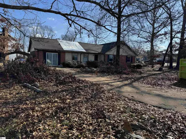 2 Willowood Drive, Spartanburg, SC 29303-9416