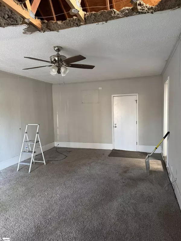 2 Willowood Drive, Spartanburg, SC 29303-9416