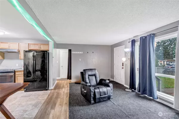 1016 Violet Meadow ST S, Parkland, WA 98444