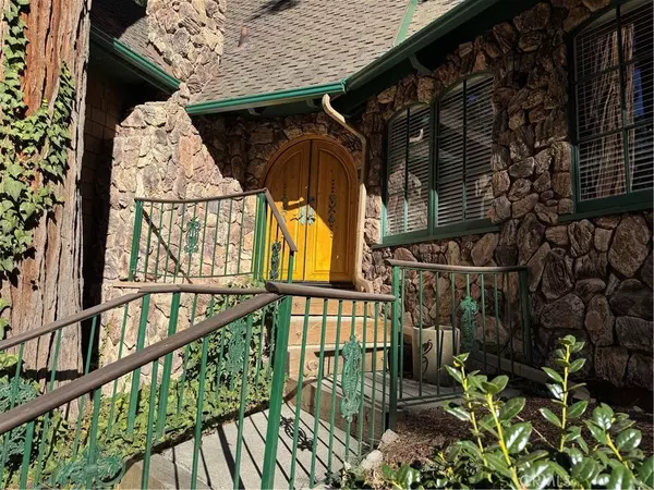 801 Kuffel Canyon RD, Lake Arrowhead, CA 92385