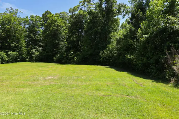 492 Old 30 RD, Jacksonville, NC 28546