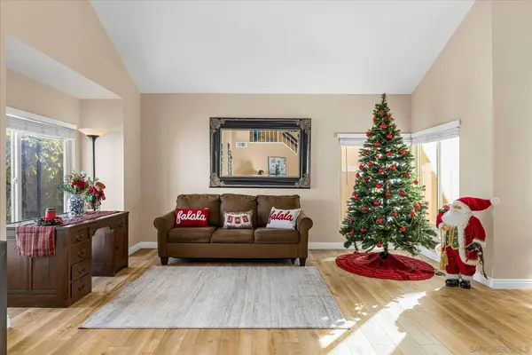 12884 Amaranth St, San Diego, CA 92129