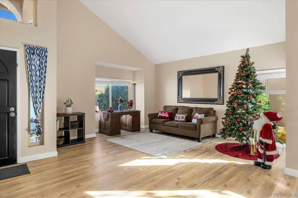 12884 Amaranth St, San Diego, CA 92129