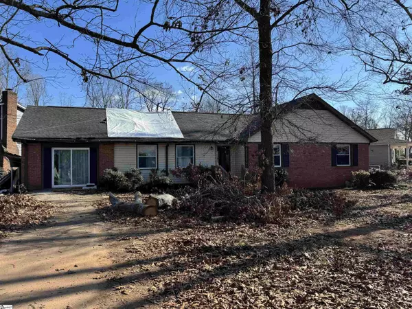 2 Willowood Drive, Spartanburg, SC 29303-9416