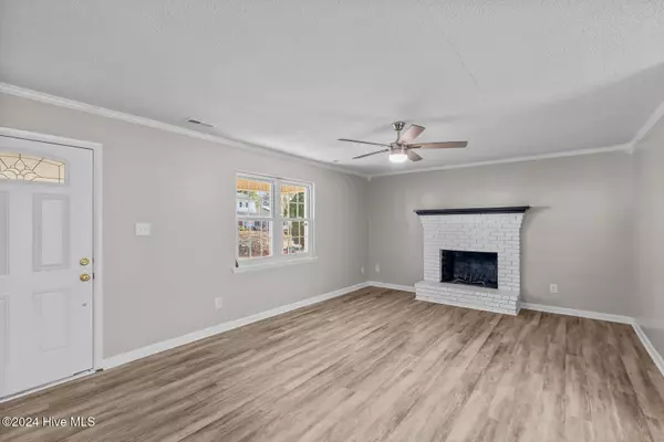 158 White Oak BLVD, Jacksonville, NC 28546