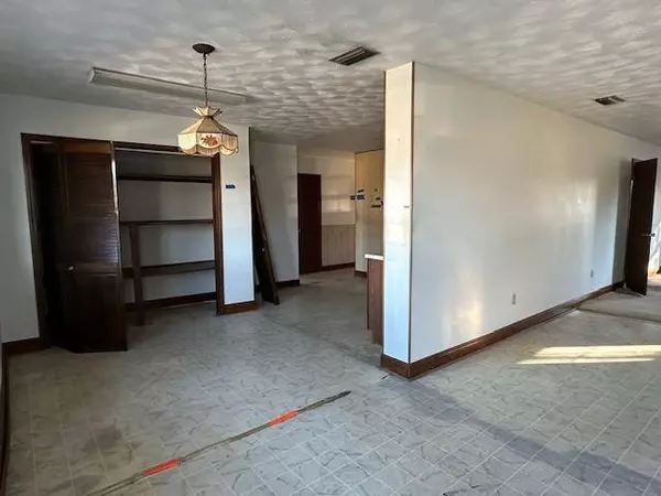 1609 DOGWOOD DR, Harvey, LA 70058