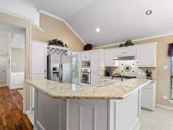 3804 Elizabeth Drive, Carrollton, TX 75007