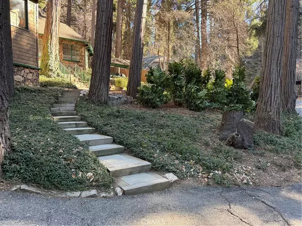 801 Kuffel Canyon RD, Lake Arrowhead, CA 92385