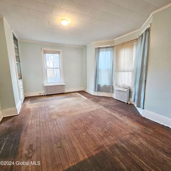 21 Lincoln Avenue, Albany, NY 12206