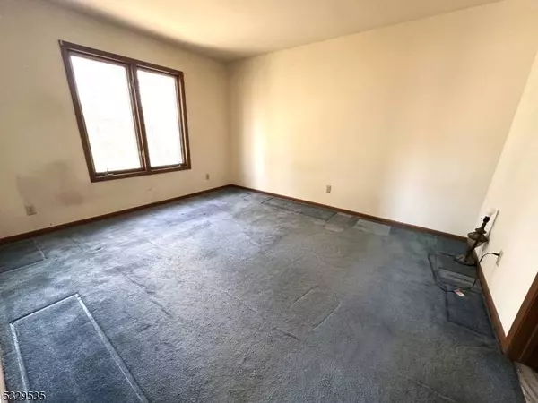 367 Mohegan Ci, Andover Twp., NJ 07848