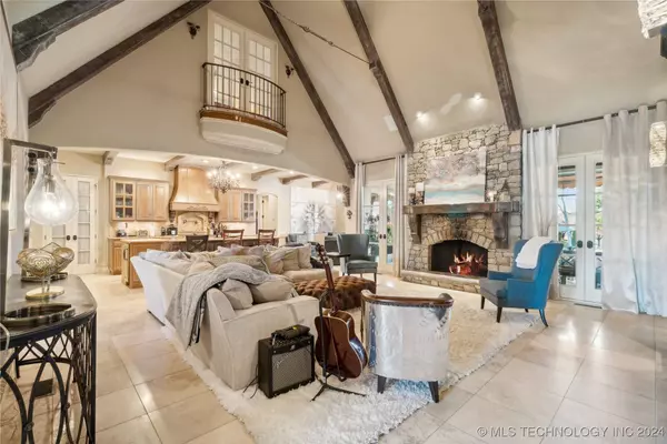 10616 S Forest AVE, Jenks, OK 74037