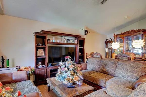 6554 MERITMOOR CIR, Orlando, FL 32818