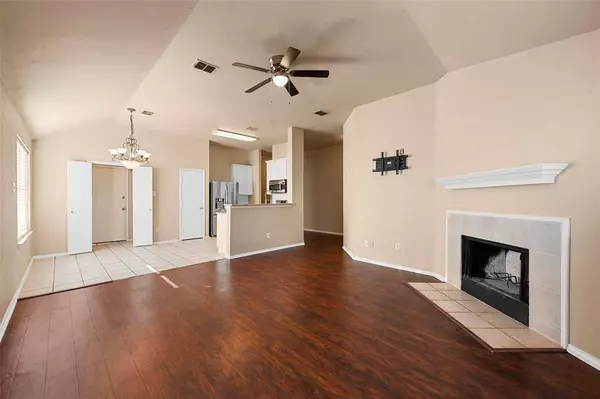 1512 Carrigan Lane, Denton, TX 76207