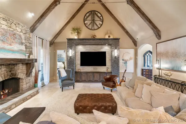 10616 S Forest AVE, Jenks, OK 74037