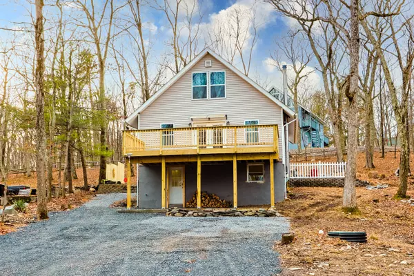 112 Sparrow Loop, Bushkill, PA 18324-8629