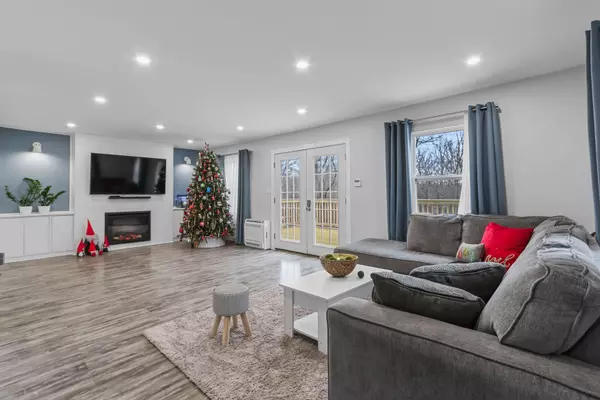 112 Sparrow Loop, Bushkill, PA 18324-8629