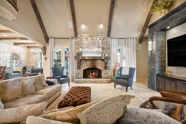 10616 S Forest AVE, Jenks, OK 74037