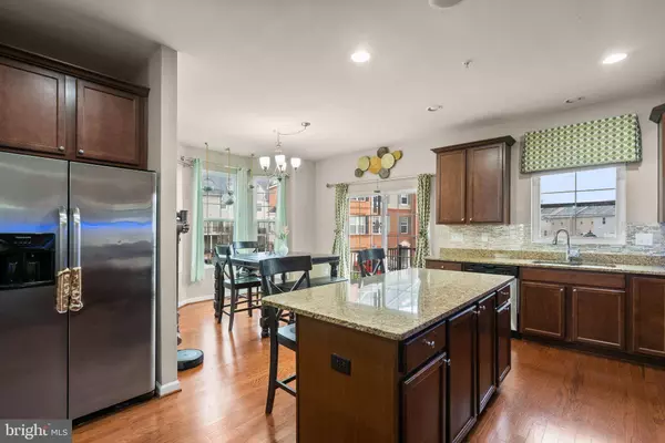 7964 BLUE STREAM DR, Elkridge, MD 21075