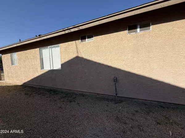 6637 N 54TH Avenue, Glendale, AZ 85301