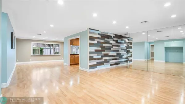 6731 NW 26th Ter, Fort Lauderdale, FL 33309