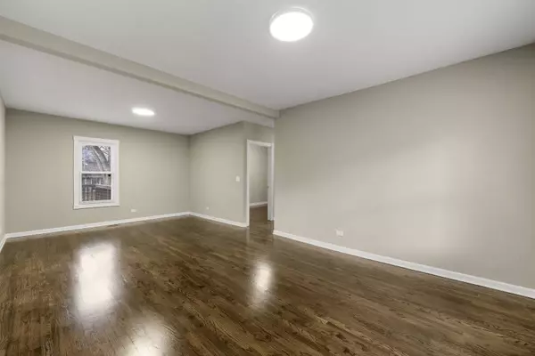 600 S Riverside Drive, Villa Park, IL 60181