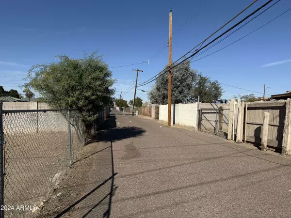 6637 N 54TH Avenue, Glendale, AZ 85301