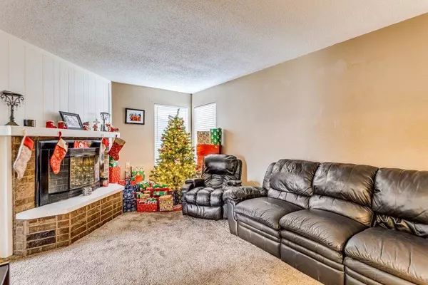 952-954 S Longfellow St, Wichita, KS 67207