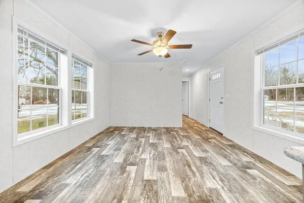 31 Pleasant Hill RD, Limerick, ME 04048