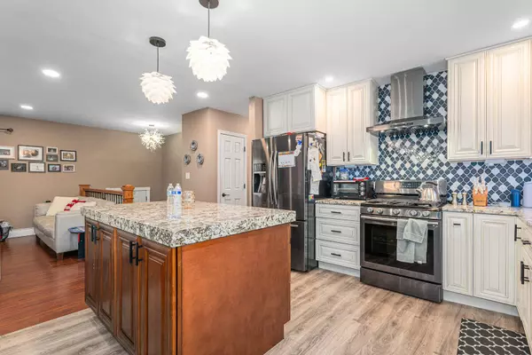 1405 PALM Drive, Wheeling, IL 60090