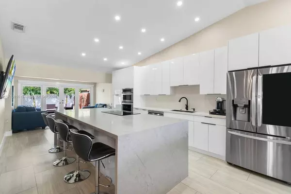 5552 SW 144th Ct, Miami, FL 33175