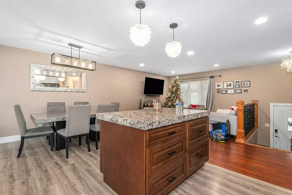 1405 PALM Drive, Wheeling, IL 60090