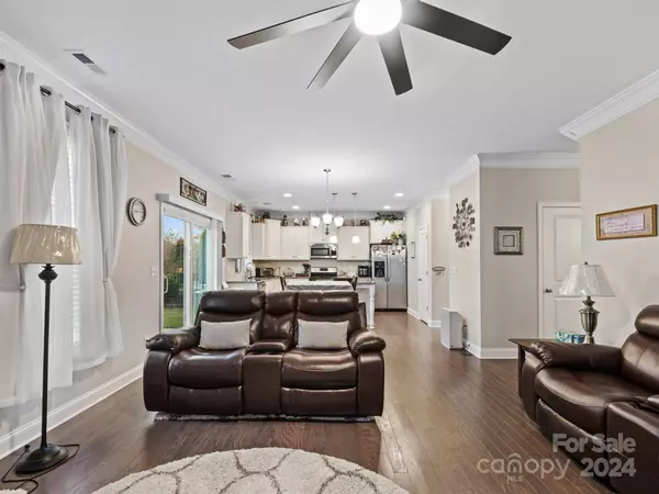 7543 Hamilton Bridge RD, Charlotte, NC 28278