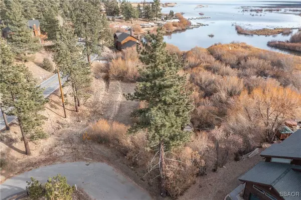 39271 Seminole DR, Fawnskin, CA 92333