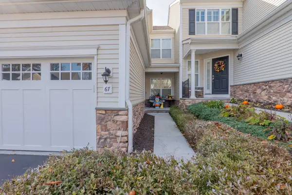 67 Beacon Hill Terrace #67, Bethel, CT 06801