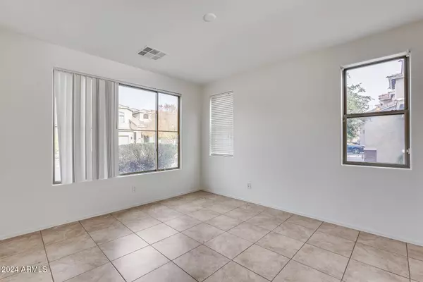 17409 W HOLLAND Lane, Surprise, AZ 85388