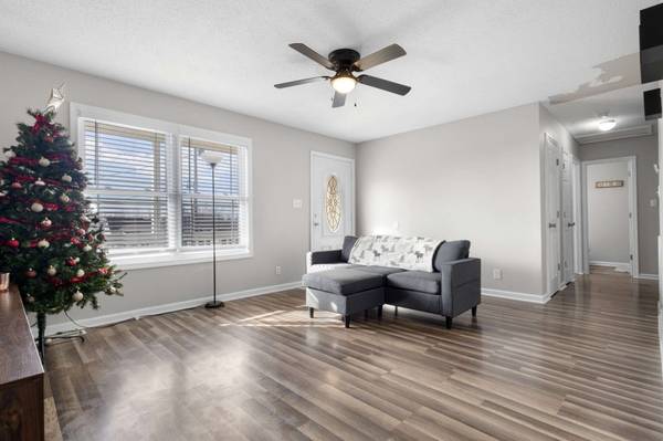 104 Chase Ct, Oak Grove, KY 42262