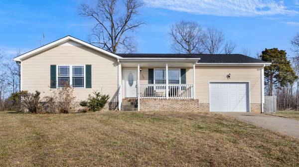 104 Chase Ct, Oak Grove, KY 42262