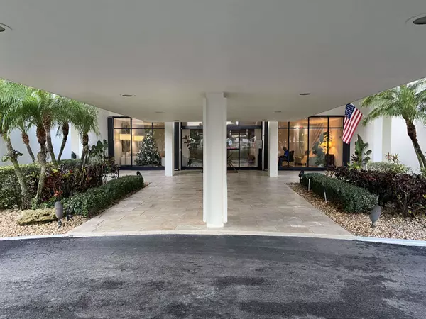 2000 Presidential 202 WAY 202, West Palm Beach, FL 33401