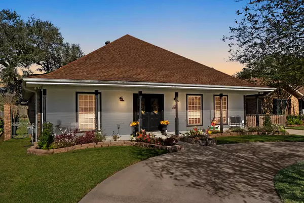 408 AVENUE A, Belle Chasse, LA 70037 Even at night this home shines bright..