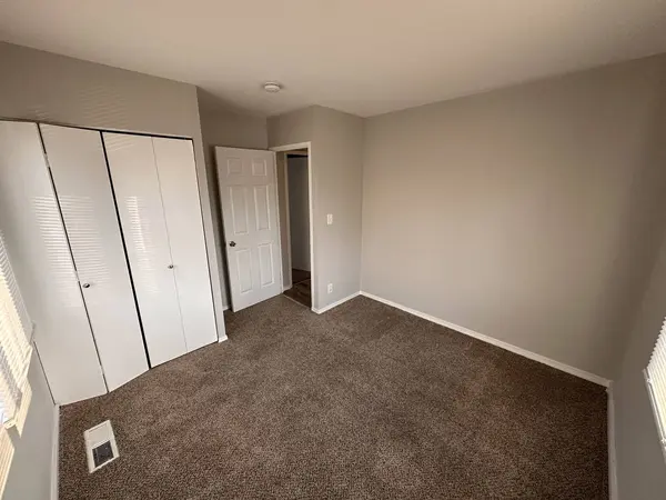 3325 Lynwood Drive, South Chicago Heights, IL 60411